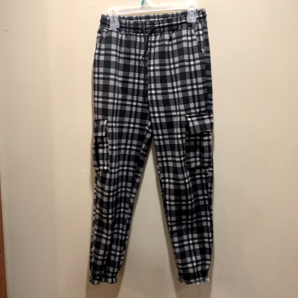 Comfy core plaid cargo sweatpants